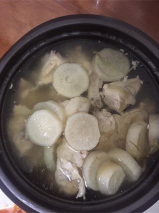 清炖鸡汤的家常做法 小编教你美味又好吃的做法 清炖鸡汤的家常做法 小编教你美味又好吃的做法