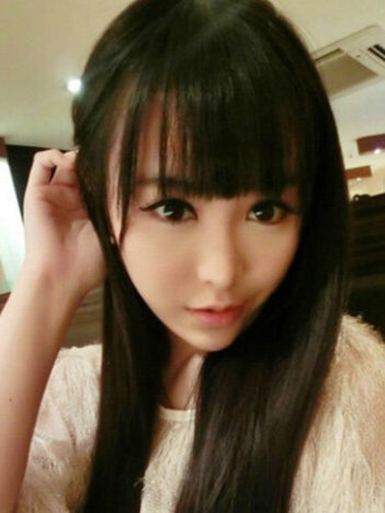 颧骨高的女生适合齐刘海吗 颧骨高的女生适合齐刘海吗