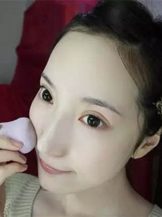 烟熏妆怎么画 烟熏妆的画法步骤 烟熏妆怎么画 烟熏妆的画法步骤