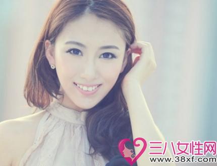 嘴唇上长痘痘原因及其解决方法