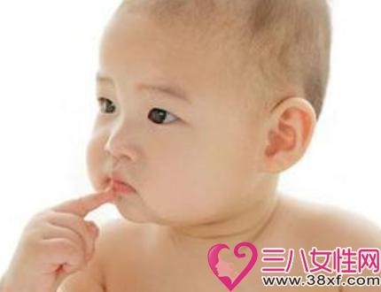 嘴唇上长痘痘原因及其解决方法