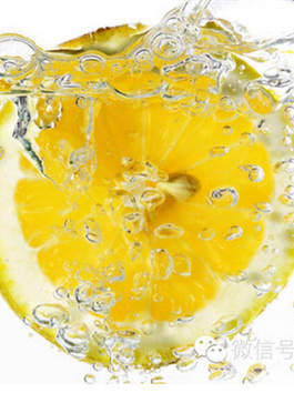 干(鲜)柠檬片泡水喝的功效-三八女性网
