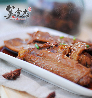 五香卤鸭翅