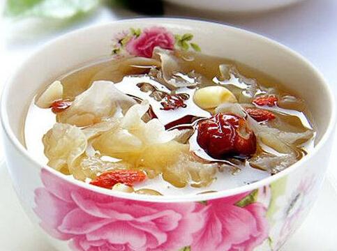 银耳红枣汤