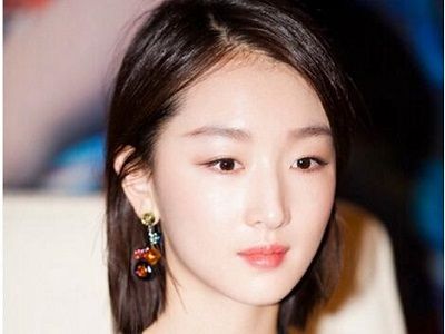 周冬雨知乎答案搞怪又可爱 小黄鸭古灵精怪藏不住