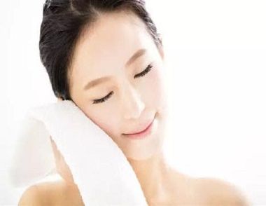 秋冬使用洗面奶的正确方法 用对才有好皮肤