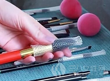 如何清洗美妆蛋 清洗不同的化妆工具的方法