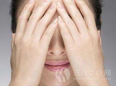 眼下有脂肪粒怎么办 如何去除脂肪粒