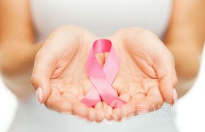 乳腺癌的症状是什么   引起乳腺癌的原因是什么1.jpg