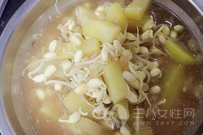 黃豆芽大骨湯