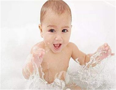 如何挑选宝宝洗发水