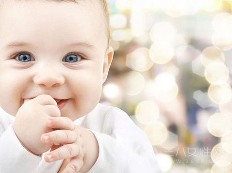 宝宝长牙会出现什么异常症状