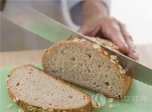 吃全麦面包可以减脂吗 怎么挑选真的全麦面包2.png