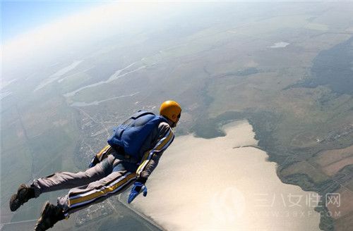 高空跳伞有什么好处 高空跳伞的时候怎么呼吸5.jpg