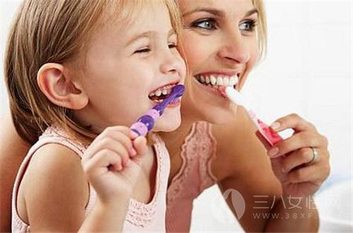 怎样让宝宝爱上刷牙.jpg