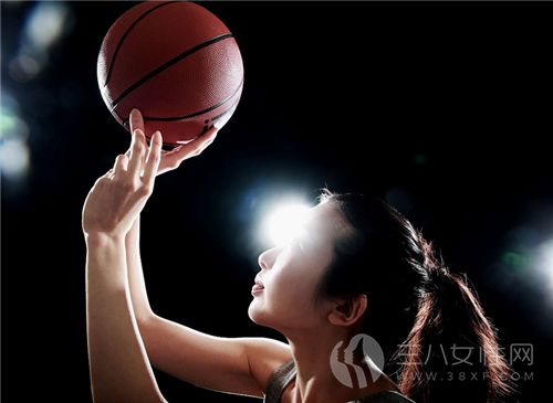 女生打籃球有哪些好處 打籃球的技巧有哪些2.png