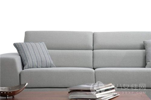 深灰色沙发配什么颜色沙发垫 沙发如何搭配1.png
