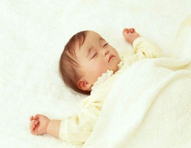 嬰兒睡覺時間是不是越長越好 嬰兒睡覺時要注意什麼