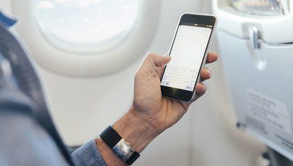 2018飛機上可以使用手機了嗎 飛機起飛多久能開手機