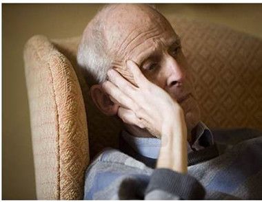 老年痴呆有哪些症状 老年痴呆会影响老人的寿命吗