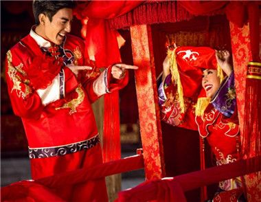 中式婚禮和西式婚禮的區別 中西式婚禮禮服的選擇有什麼講究