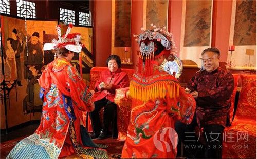 中式婚礼和西式婚礼··.jpg