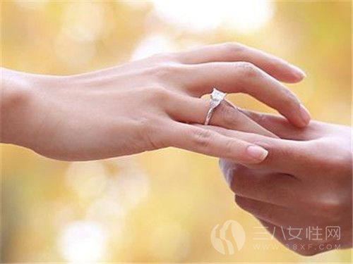 结婚戒指可以提前戴吗···.jpg