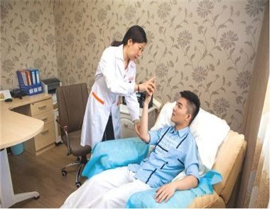 脑梗塞有哪些临床症状 脑梗塞发作的原因有哪些