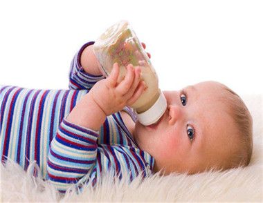 宝宝喝牛奶要注意什么 宝宝喝牛奶的最佳时间是什么时候