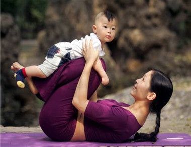 亲子瑜伽几岁可以开始学起 亲子瑜伽的好处