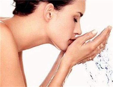 干性皮肤该怎么保养 干性皮肤用什么补水