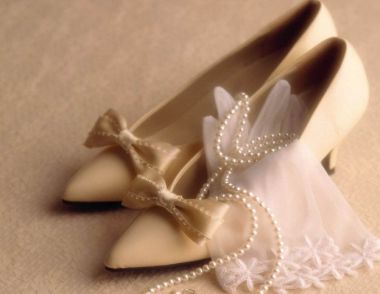 結婚藏婚鞋有什麼寓意 結婚藏鞋藏哪裏比較難找