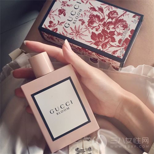 　Gucci古驰.png