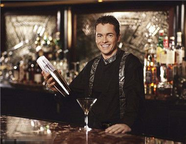 如何成为一名出色调酒师 调酒师的基本素质有哪些要求