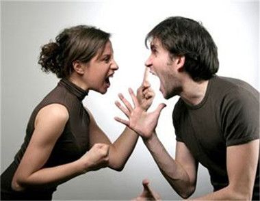新婚夫妻吵架怎么辦 女生吵架后的正確做法