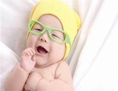 新生兒什麼時候能看見東西 什麼時候可以測試新生兒的視力