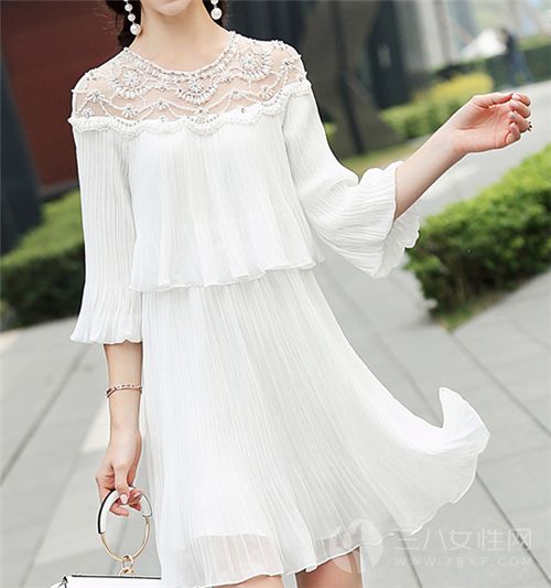 白色連衣裙.png