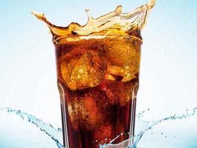 经常喝可乐会对人体有什么危害  可乐的哪些成分会影响人体健康