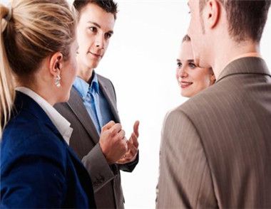 在职场中如何为别人装傻 在职场如何为自己装傻