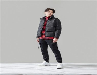 男款红色毛衣怎么搭配 男士毛衣如何选购