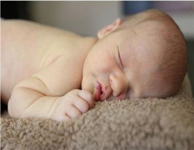 新生儿红疹是怎么回事 新生儿红疹用什么药好