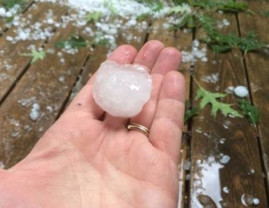 广西钟山下冰雹的原因是什么 下冰雹外出时要注意什么