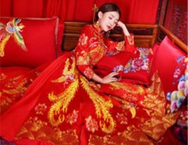 中式嫁衣有哪些选择技巧 如何选购中式嫁衣秀禾服