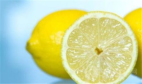 如何选购新鲜的柠檬