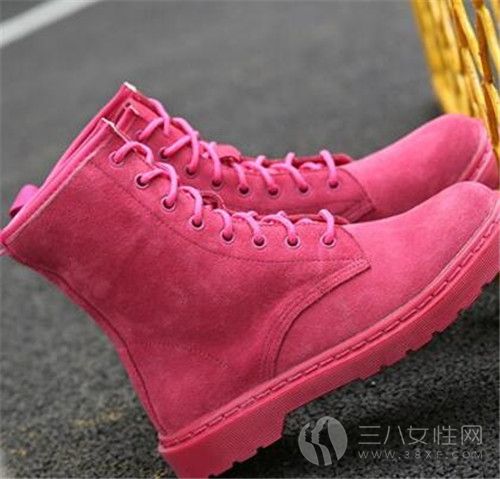 粉红色马丁靴.jpg