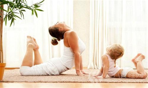 亲子瑜伽的常见动作有哪些
