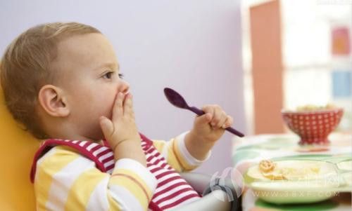 寶寶吃飯慢怎麼辦1.jpg