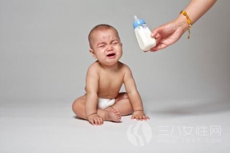 新生儿不吃奶的原因