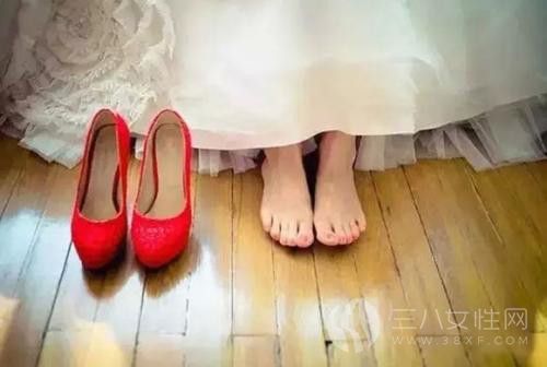 结婚时为什么要藏鞋子