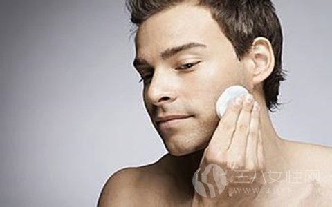 男士清洁脸部肌肤怎么做